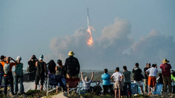 SpaceX Starship's Rumble: The Rocket Launch that Rained Dust on Port Isabel